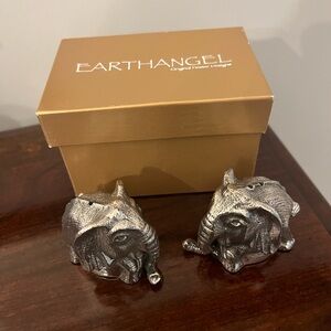 Elephant salt and pepper shakers
